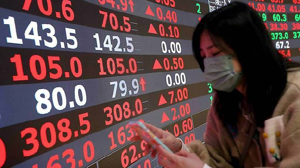 台股小漲、短線高檔震盪 法人：AI仍是主軸 留意3大變數