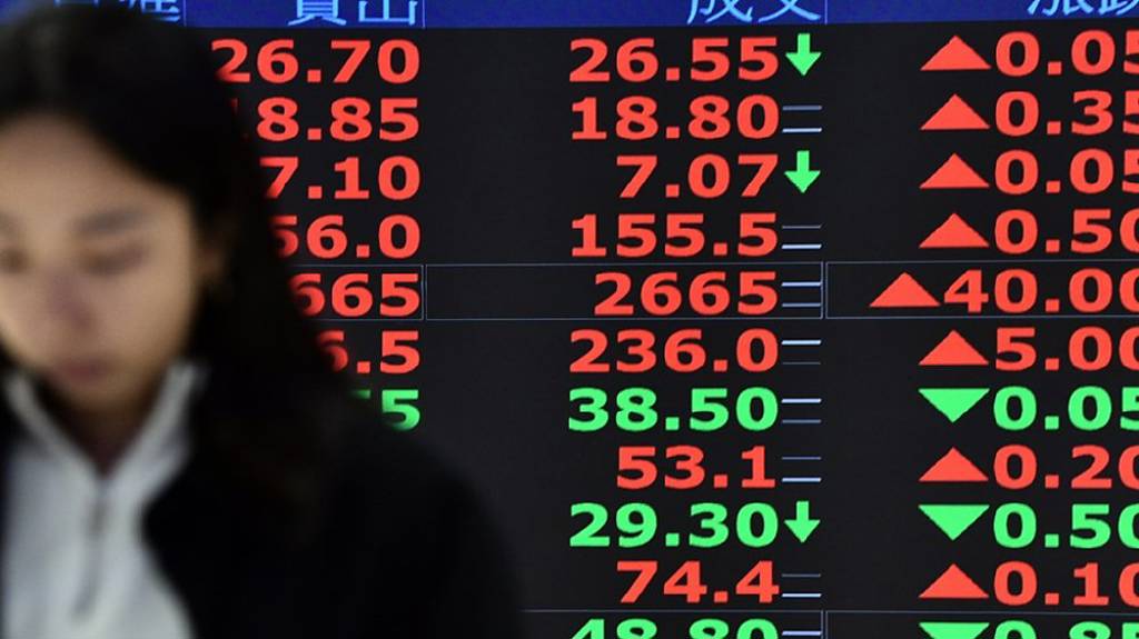 台股直奔33K沒問題？「三紅兵」型態浮現 專家提醒：留意兩大風險