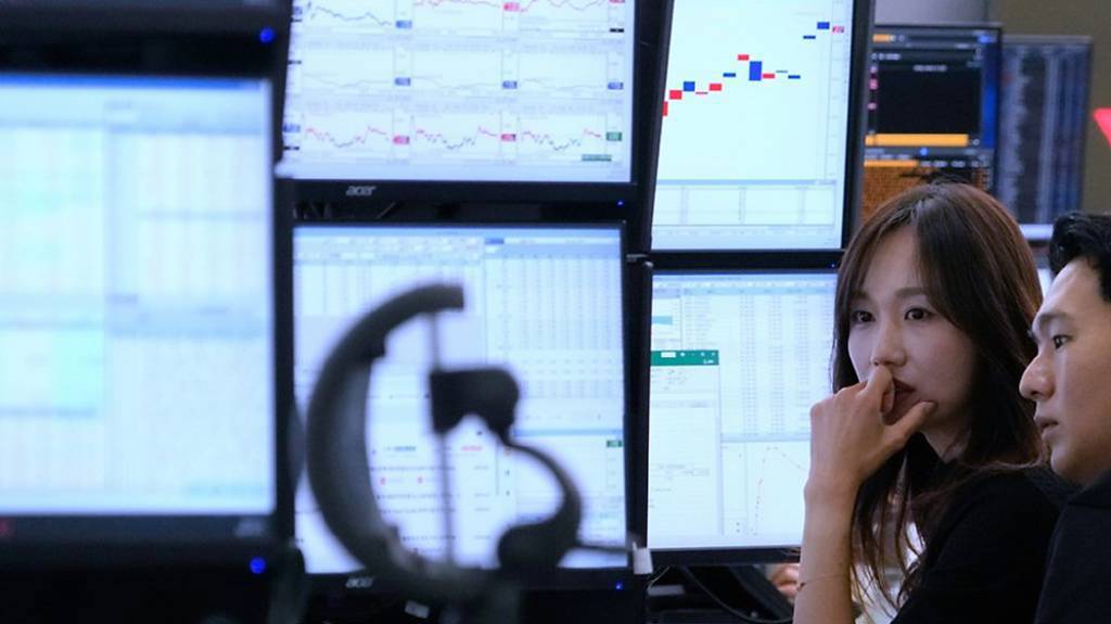 黃金白銀續殺、亞股走跌 韓股重摔一度暫停交易 