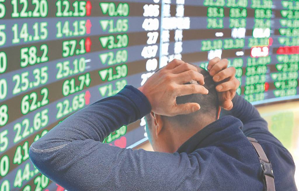 台股失守33K 分析師：趁拉回鎖定「這些」打仗也不怕的剛需型選手