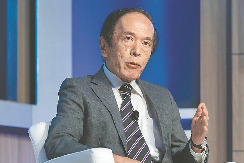 日央利率按兵不動卻釋矛盾訊號！通膨預期上修、經濟成長腰斬