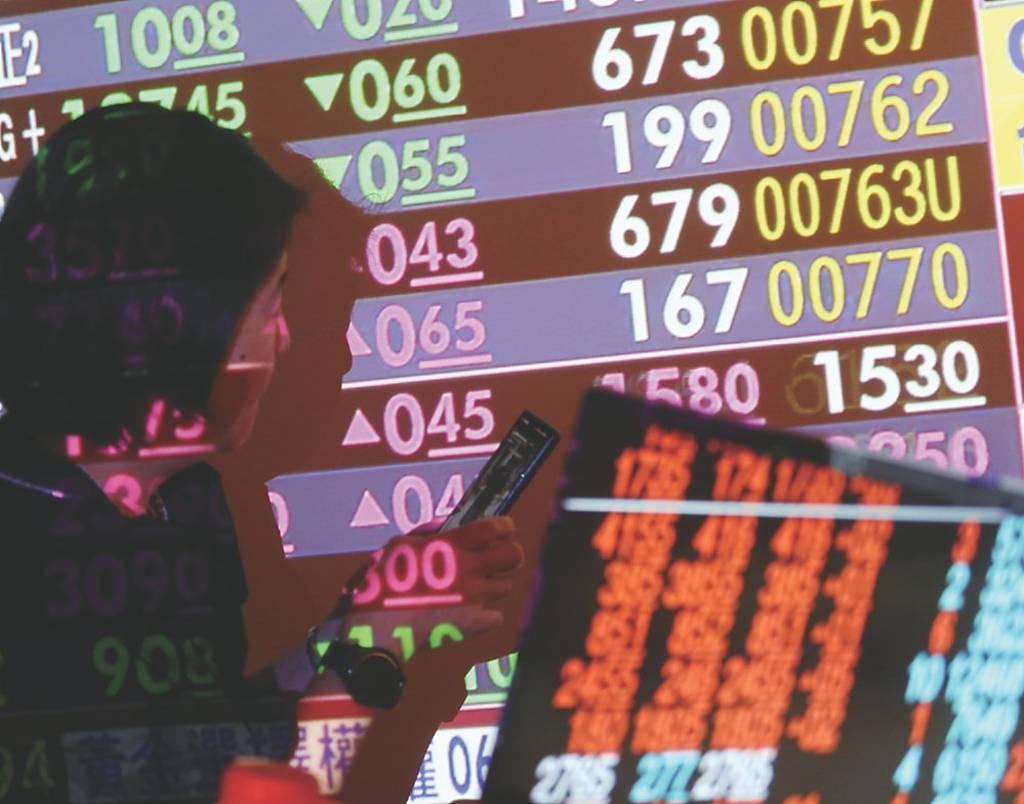 台股失守46K！科技超級週期想賺「超額報酬」 分析師揭秘訣