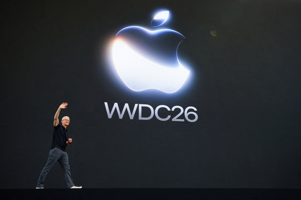 等了兩年！Siri AI終於亮相 蘋果不拚AI代理、主打實用牌