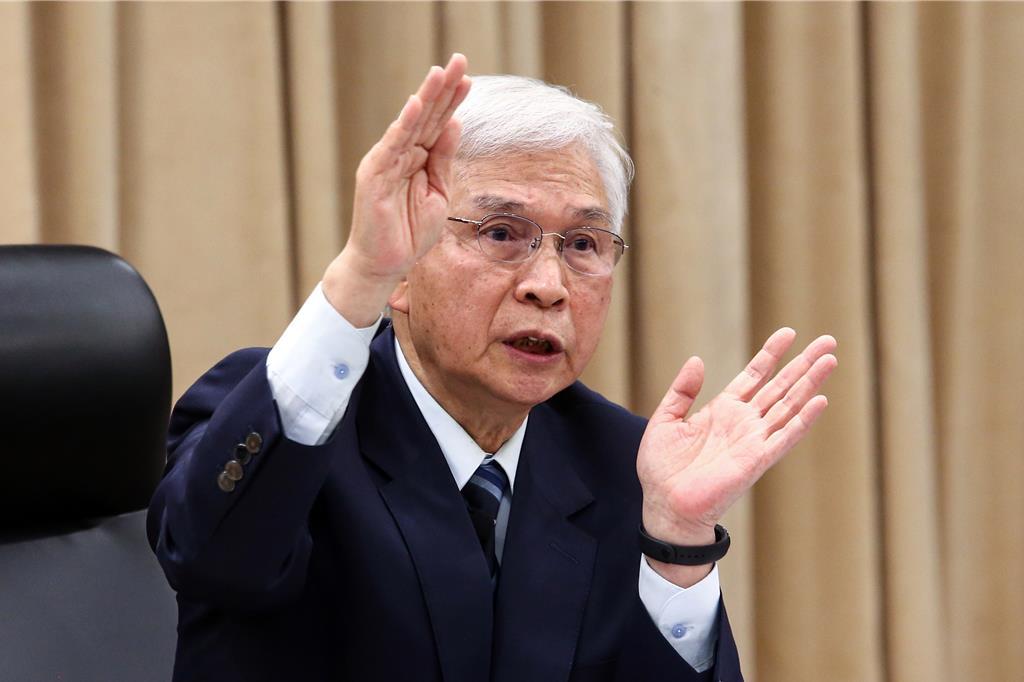 錢進台股「四貸同堂」恐系統性風險？楊金龍：還很遠
