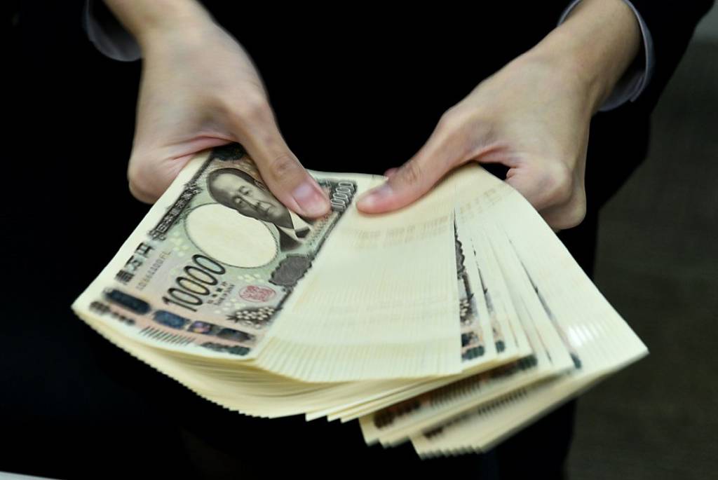 日圓一度觸及155.2 寫近3個月新高！美日齊砸重金干預外匯 空頭平倉潮引爆